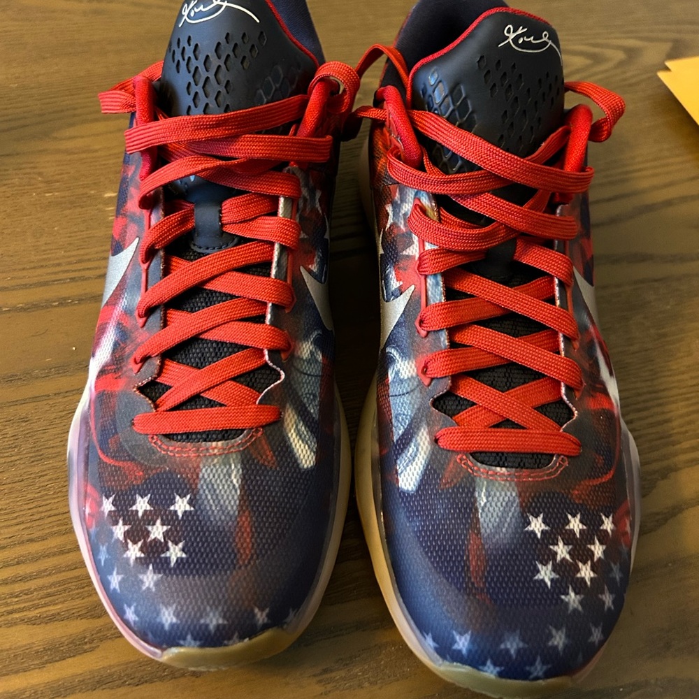 2015 Nike Kobe 10 July 4th special edition. Never worn. Size 9